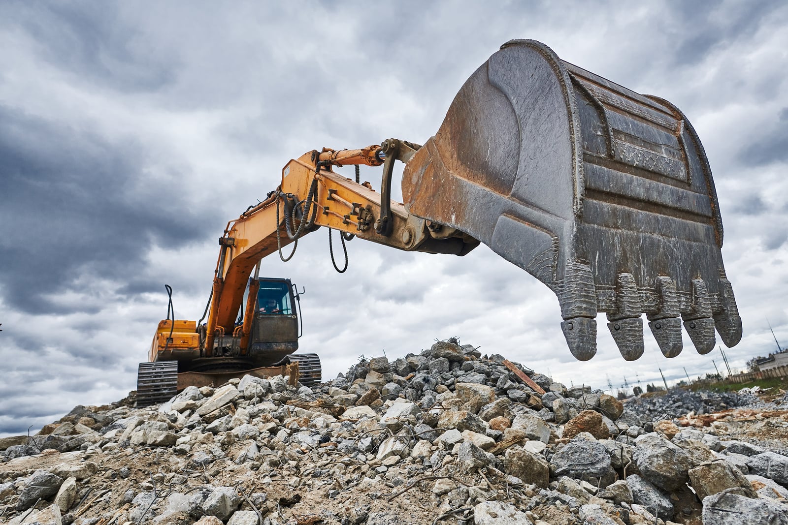 Understanding Predictive and Preventive Maintenance for Heavy Asset Optimization