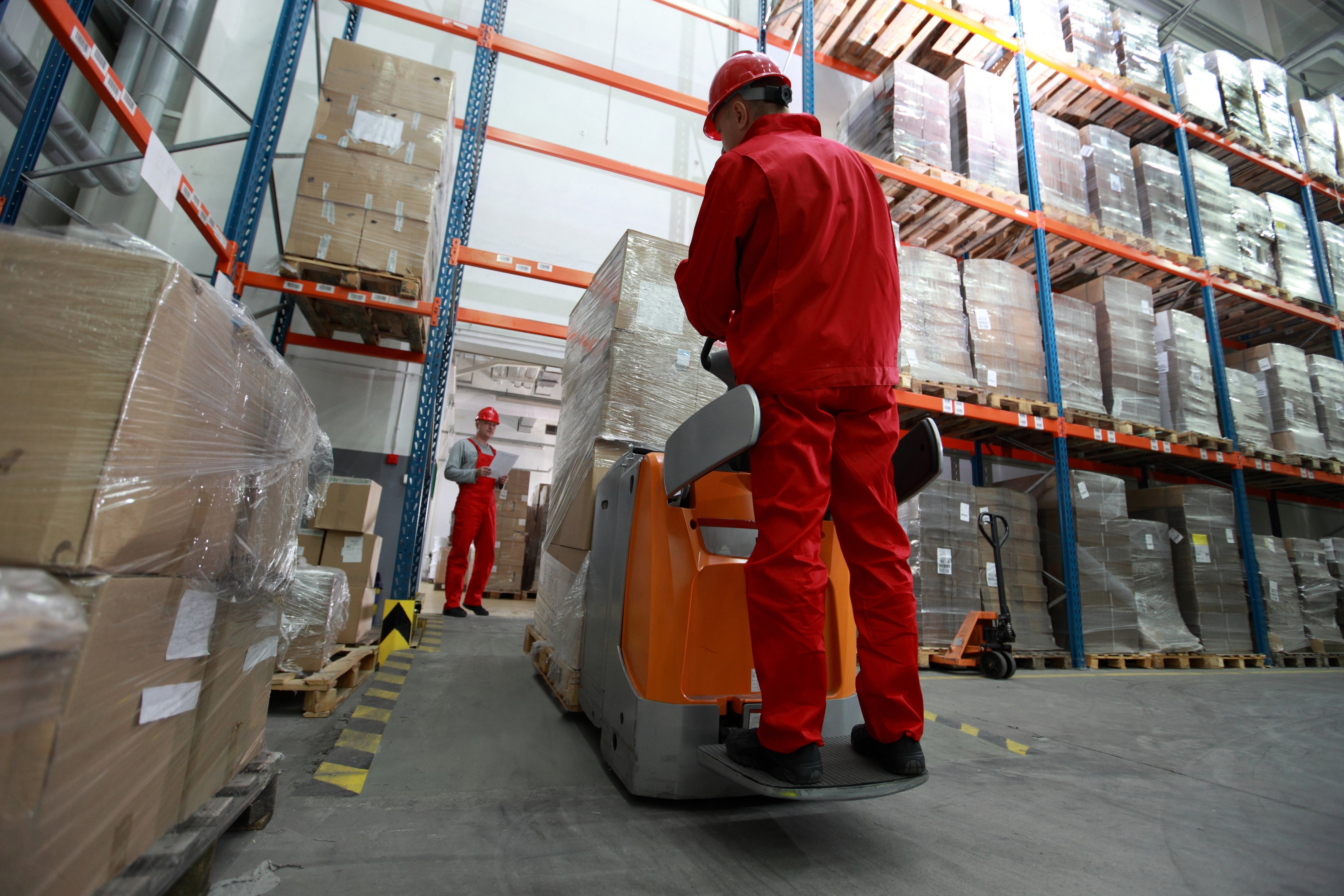 Top 10 Organizational Mistakes That Limit Your Warehouse Management (infographic)